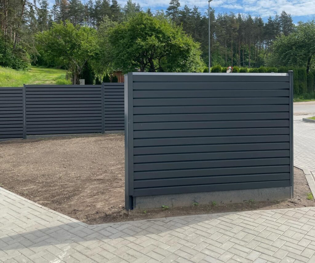 Rombo tipo tvora su betoniniu pamatėliu