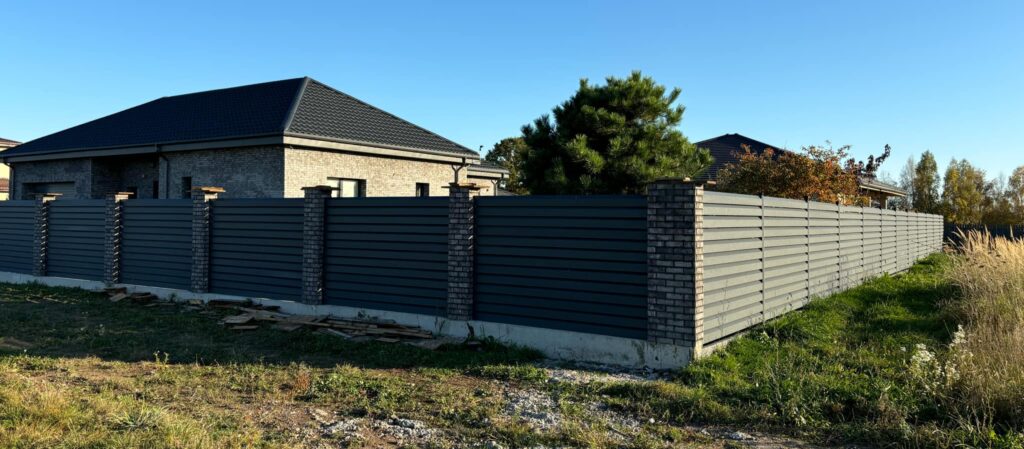 Rombo tipo tvora su betoniniu pamatėliu